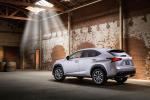 Lexus NX300h 2014 года